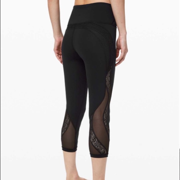 RARE▪️Lululemon▪️Wunder Under Hi-Rise Crop *Lace* - Picture 4 of 10